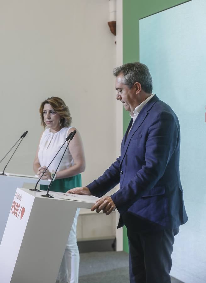 Susana Díaz y Juan Espadas durante la rueda de prensa en la sede regional del PSOE