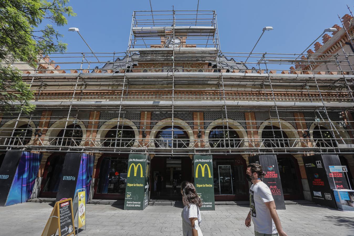 La fachada de la estación de Plaza de Armas ya luce su rehabilitación