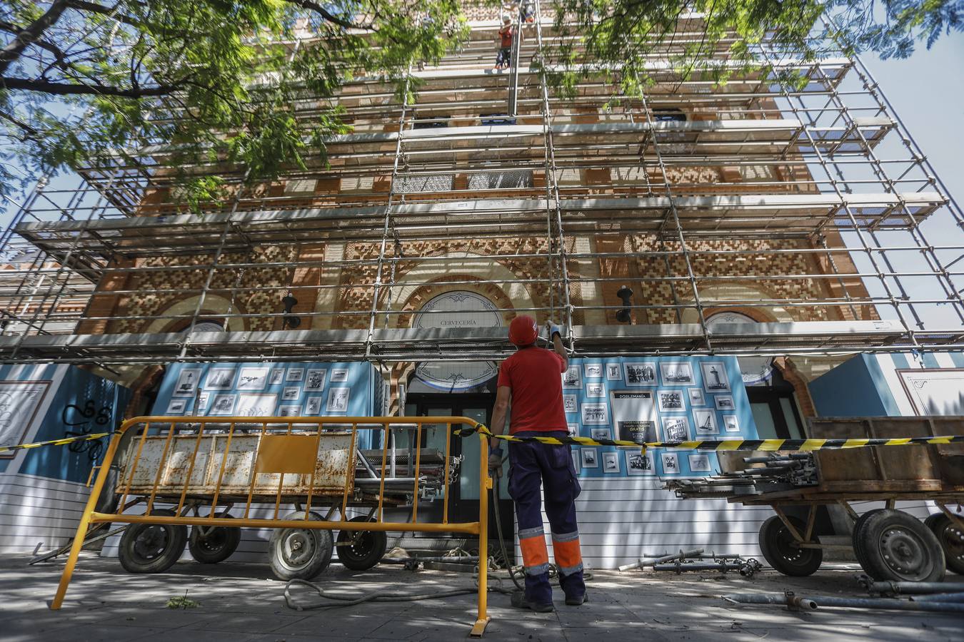 La fachada de la estación de Plaza de Armas ya luce su rehabilitación