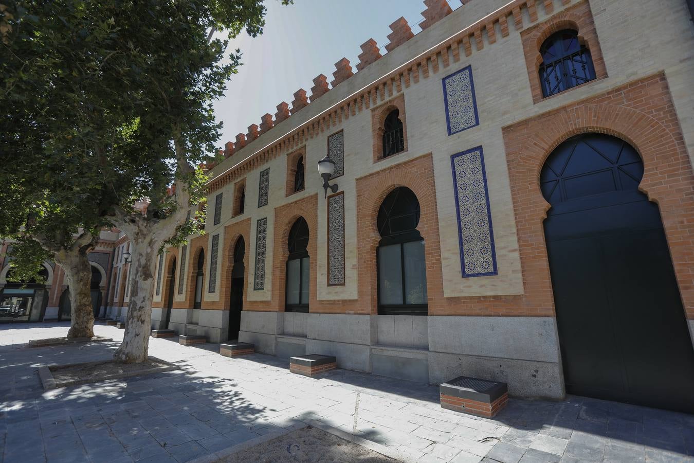 La fachada de la estación de Plaza de Armas ya luce su rehabilitación