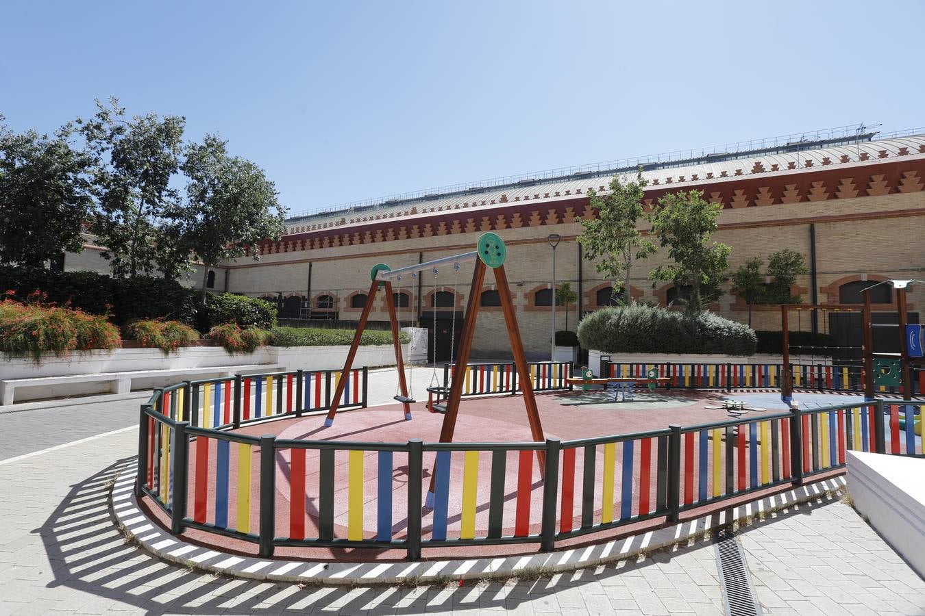 La fachada de la estación de Plaza de Armas ya luce su rehabilitación