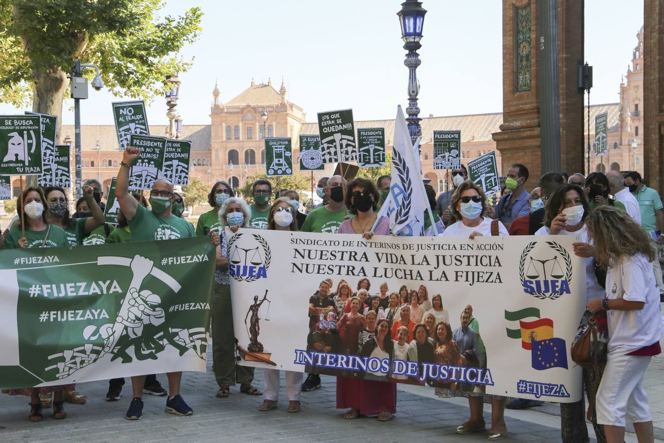 Los interinos andaluces quieren ser fijos sin pasar por un examen