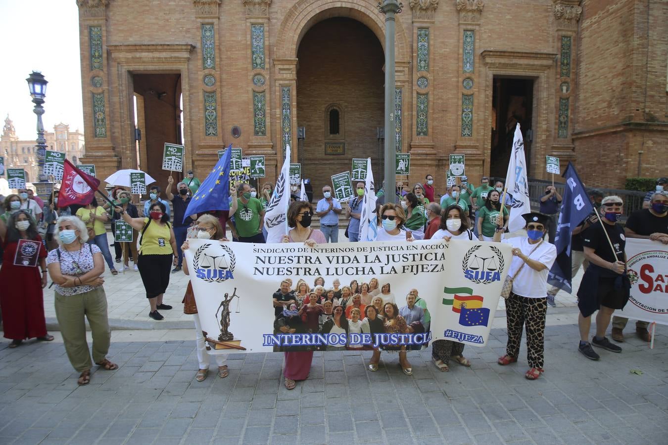 Los interinos andaluces quieren ser fijos sin pasar por un examen