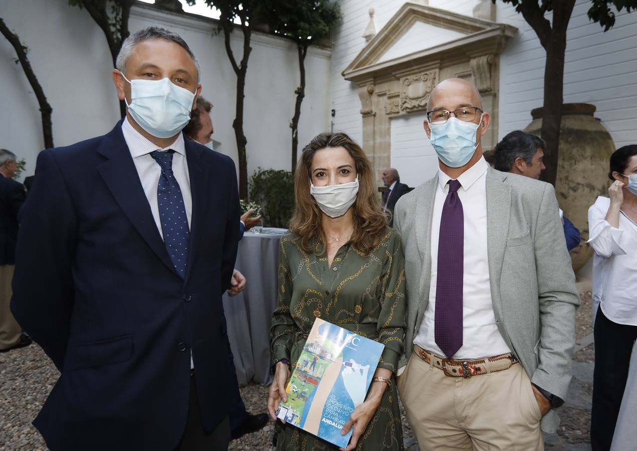 Alberto García, Lourdes Fouster y Manuel Contreras