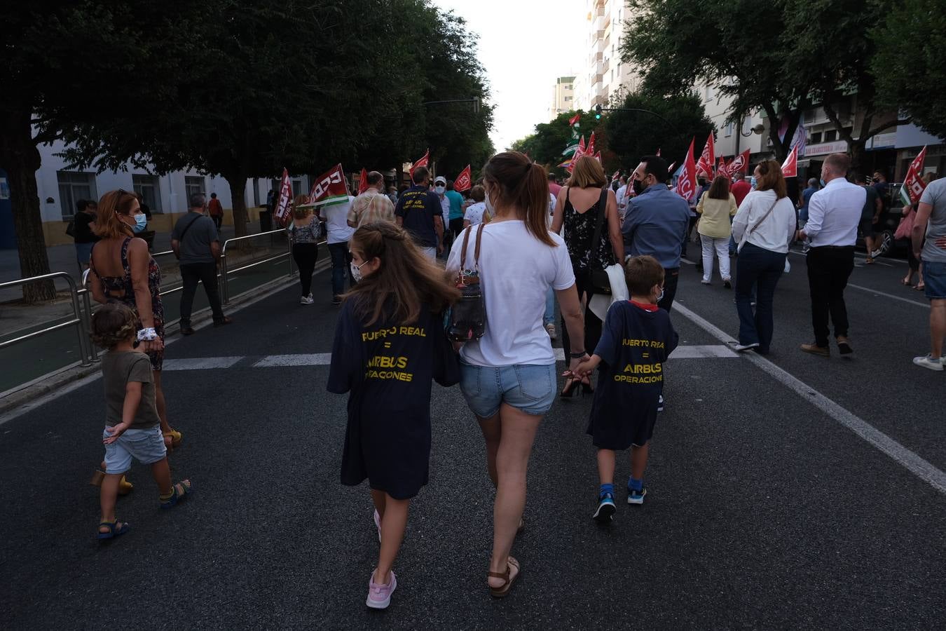 Fotos: La manifestación de Airbus recorre las calles de Cádiz