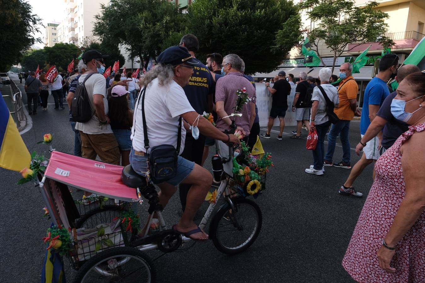 Fotos: La manifestación de Airbus recorre las calles de Cádiz