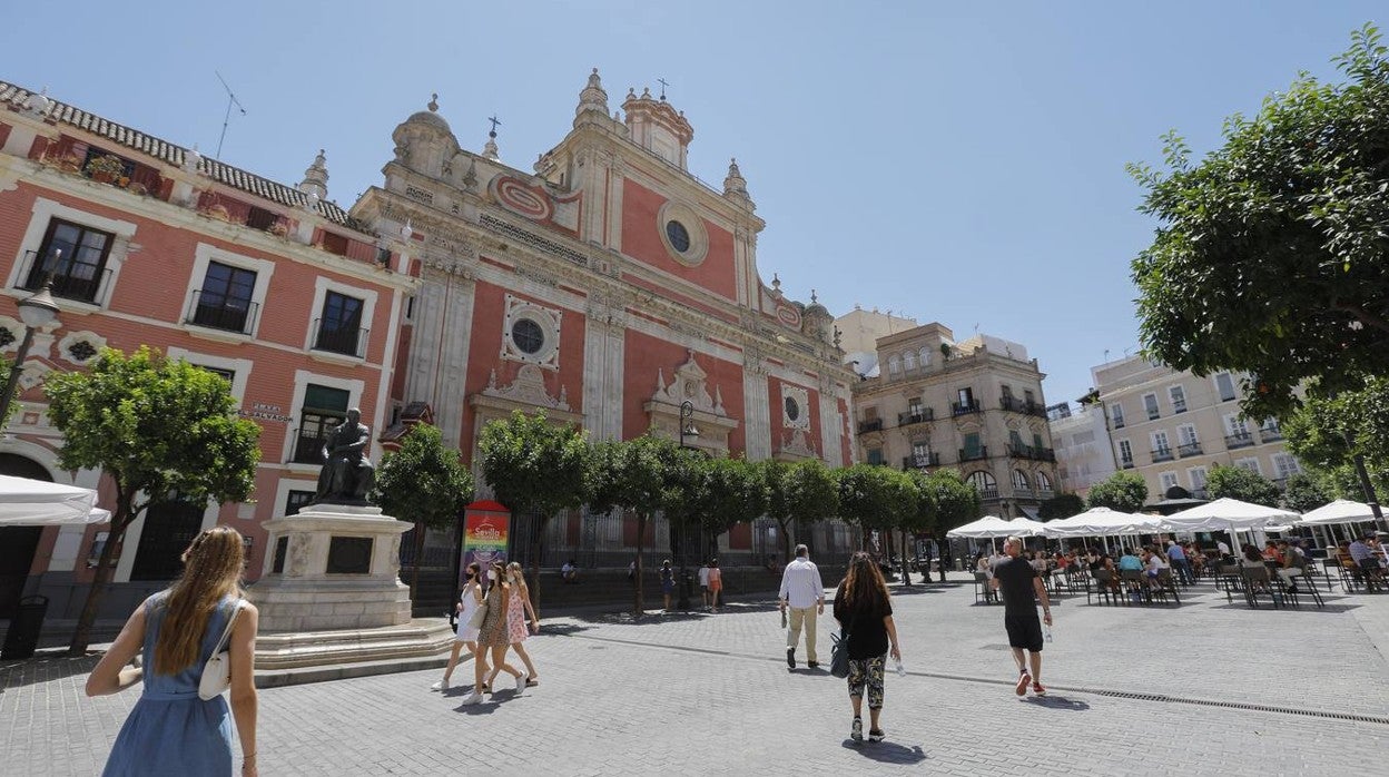 En imágenes, el Centro de Sevilla se queda sin toldos