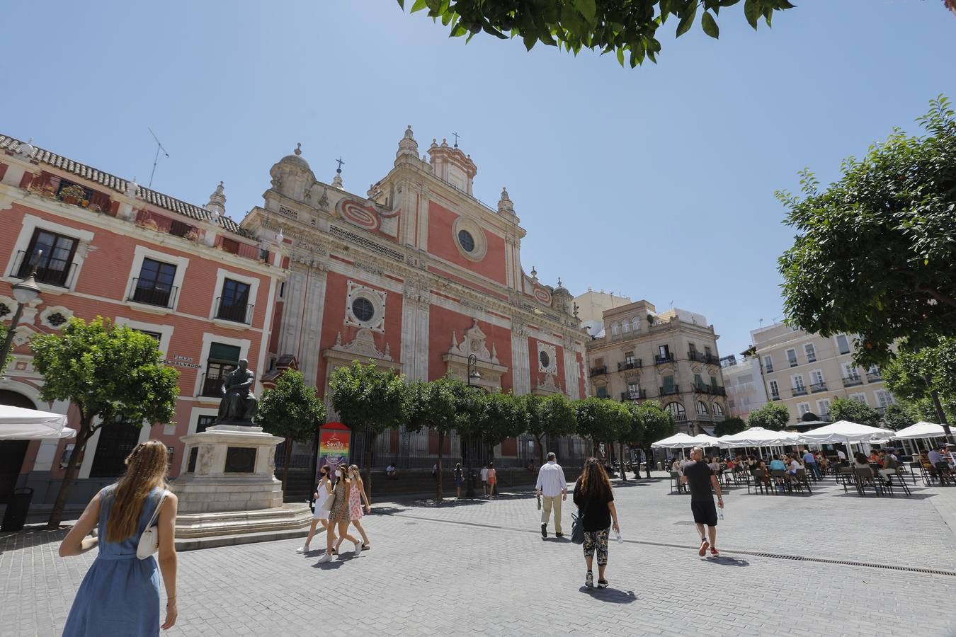 En imágenes, el Centro de Sevilla se queda sin toldos