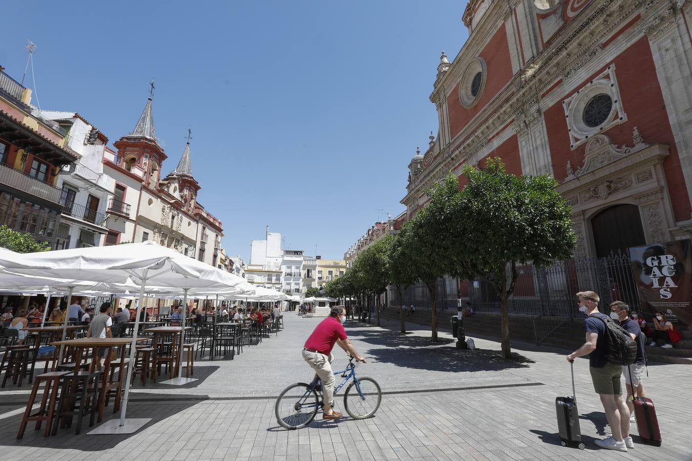 En imágenes, el Centro de Sevilla se queda sin toldos