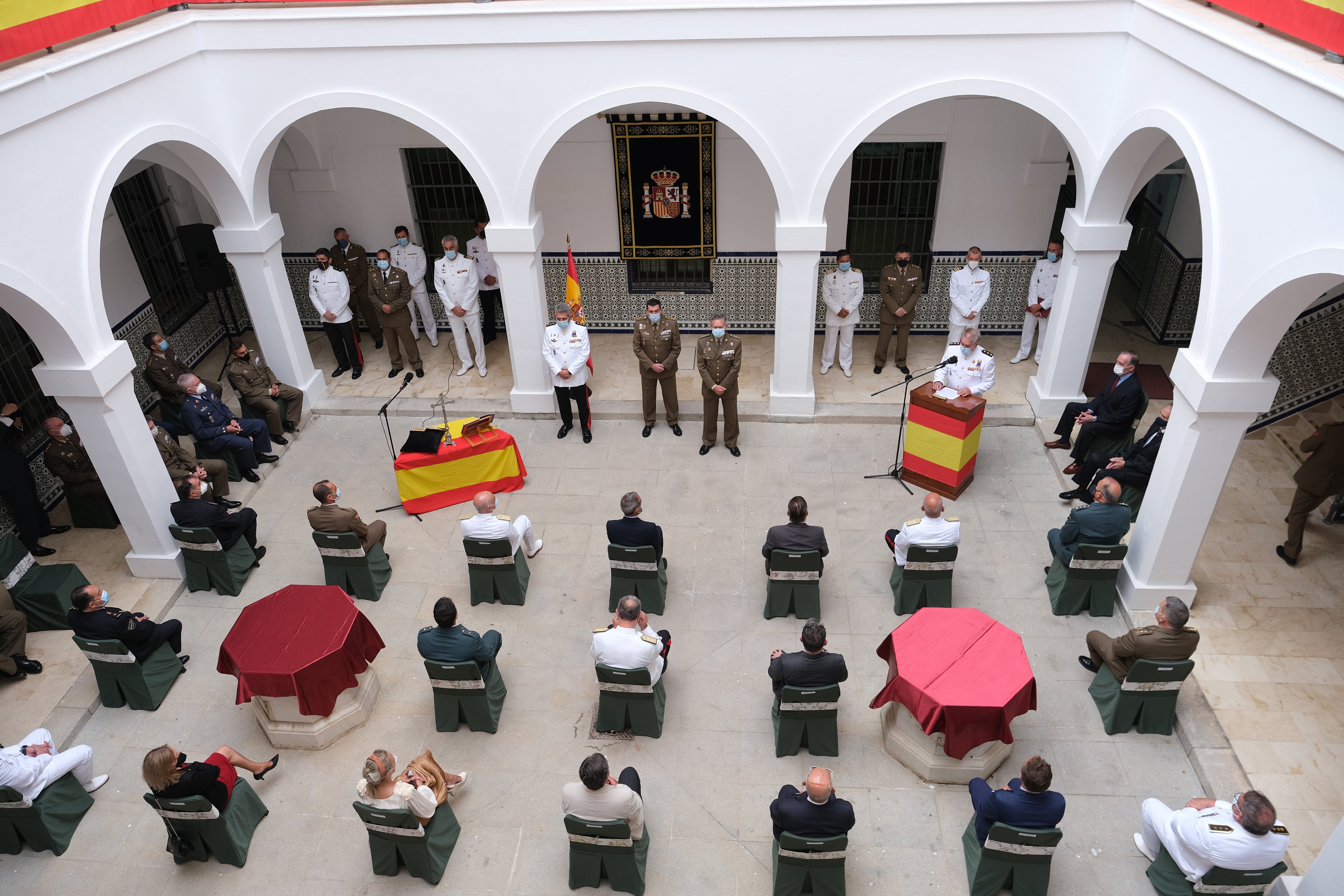 En imágenes: Toma de posesión del nuevo subdelegado de Defensa en Cádiz