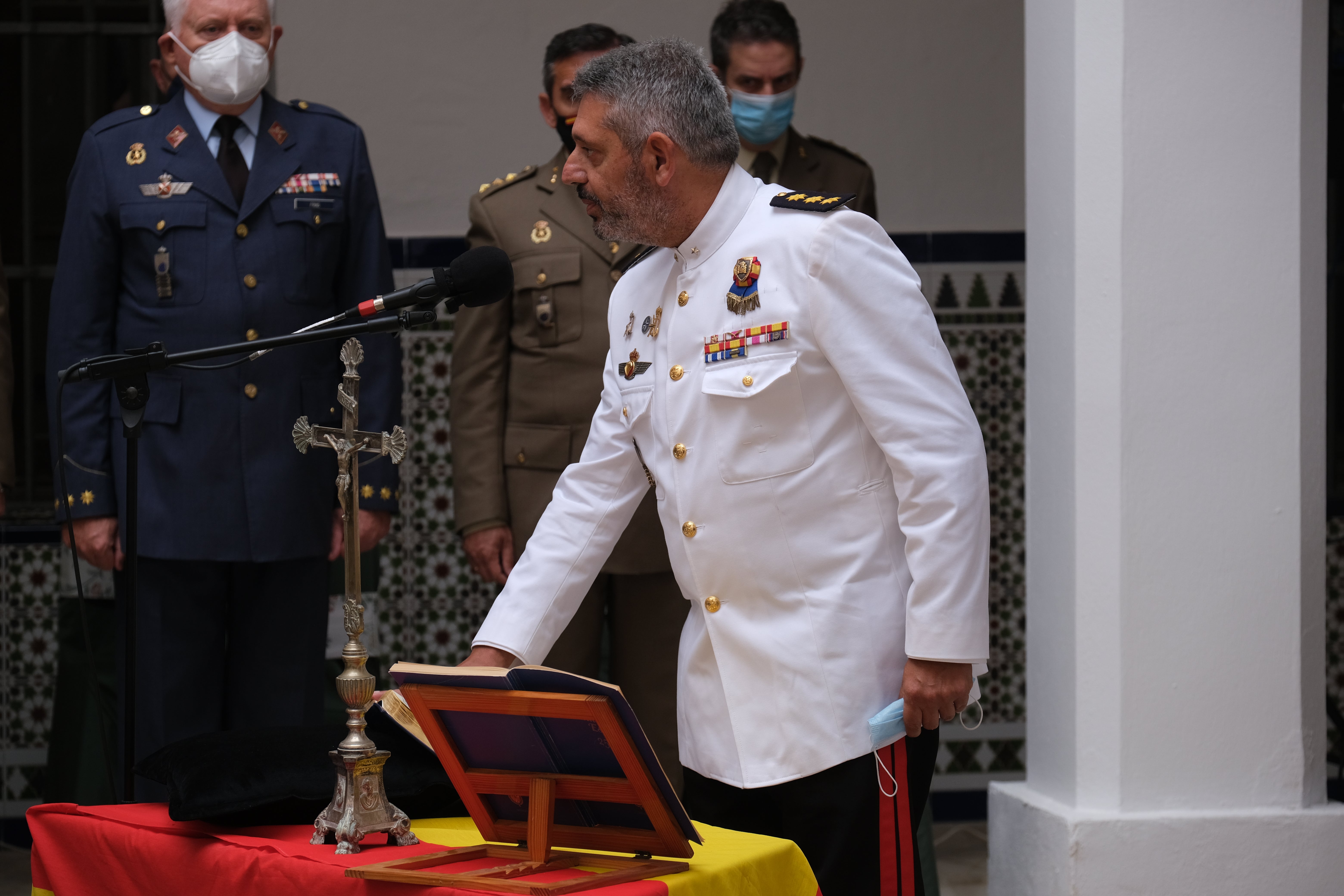 En imágenes: Toma de posesión del nuevo subdelegado de Defensa en Cádiz