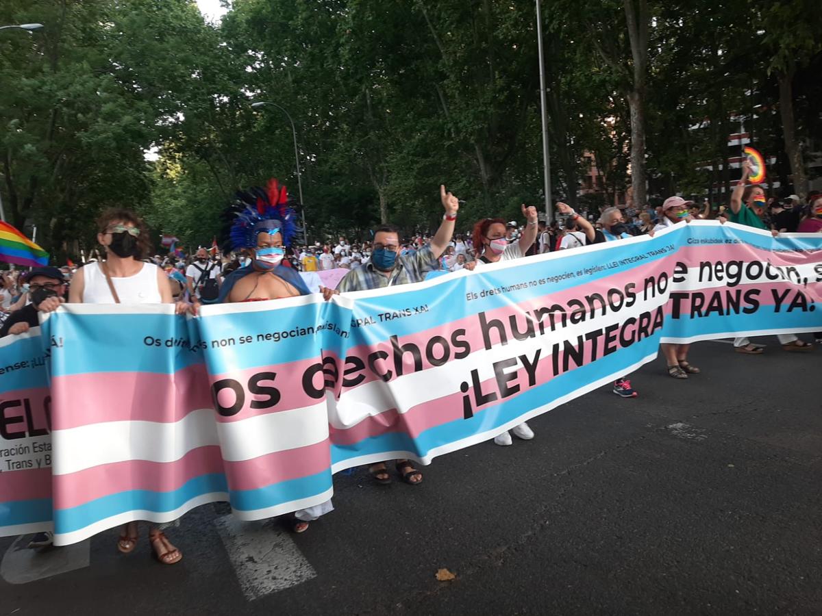 La cabecera de la marcha para celebrar el día del Orgullo LGTBI, entre la glorieta de Carlos V y la plaza de Colón. 