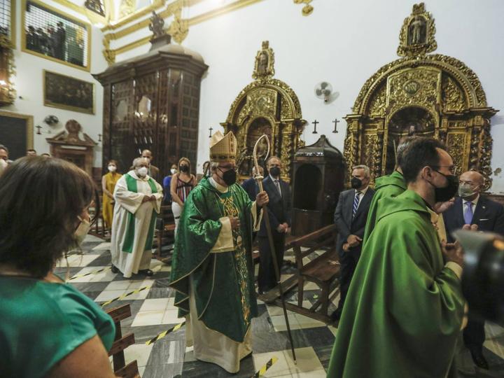 El arzobispo de Sevilla clausura la exposición del convento de Santa María de Jesús