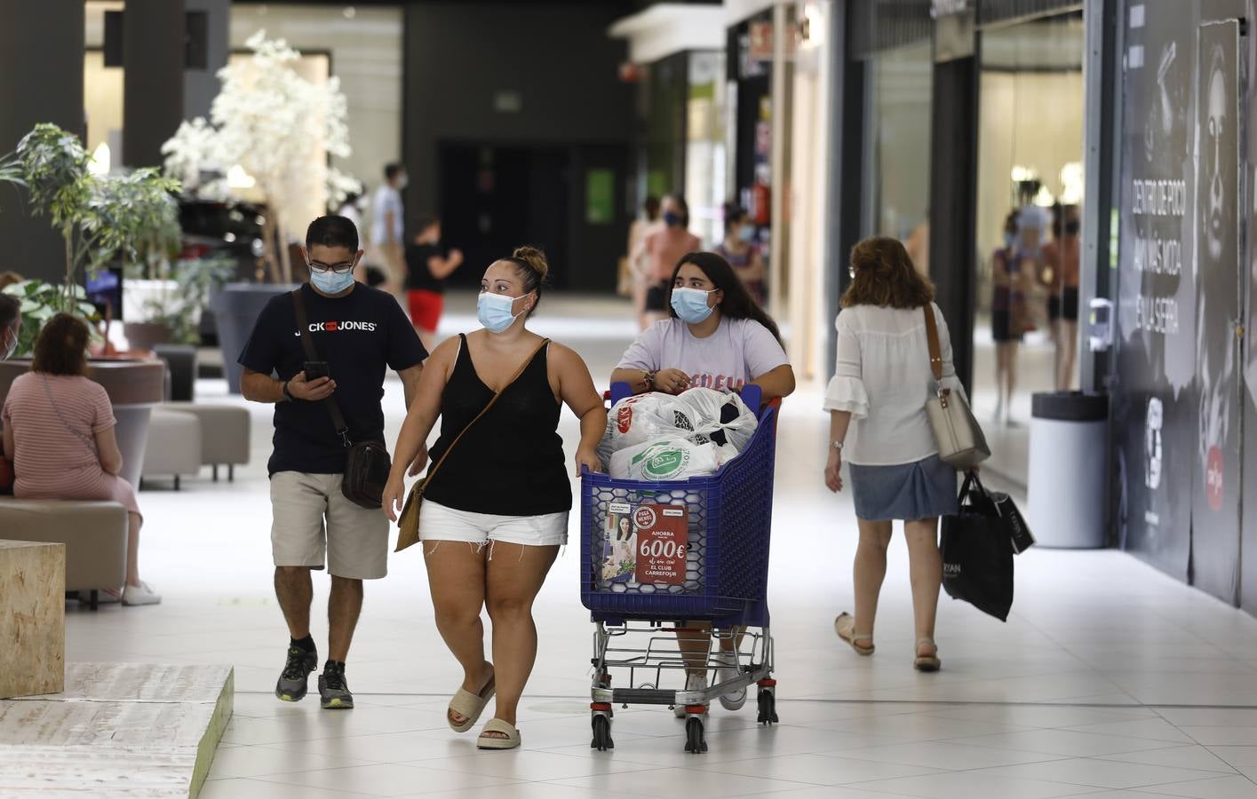 La recuperación de los centros comerciales de Córdoba, en imágenes