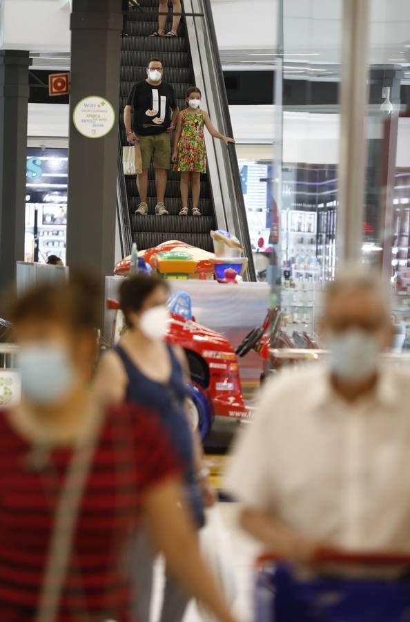 La recuperación de los centros comerciales de Córdoba, en imágenes