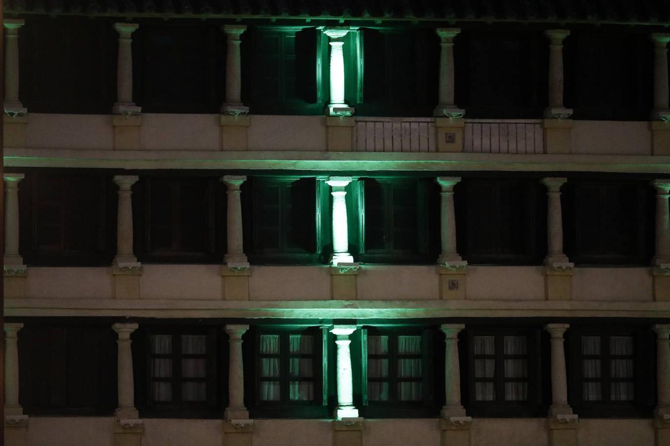 La iluminación del edificio de UCOCultura de Córdoba, en imágenes