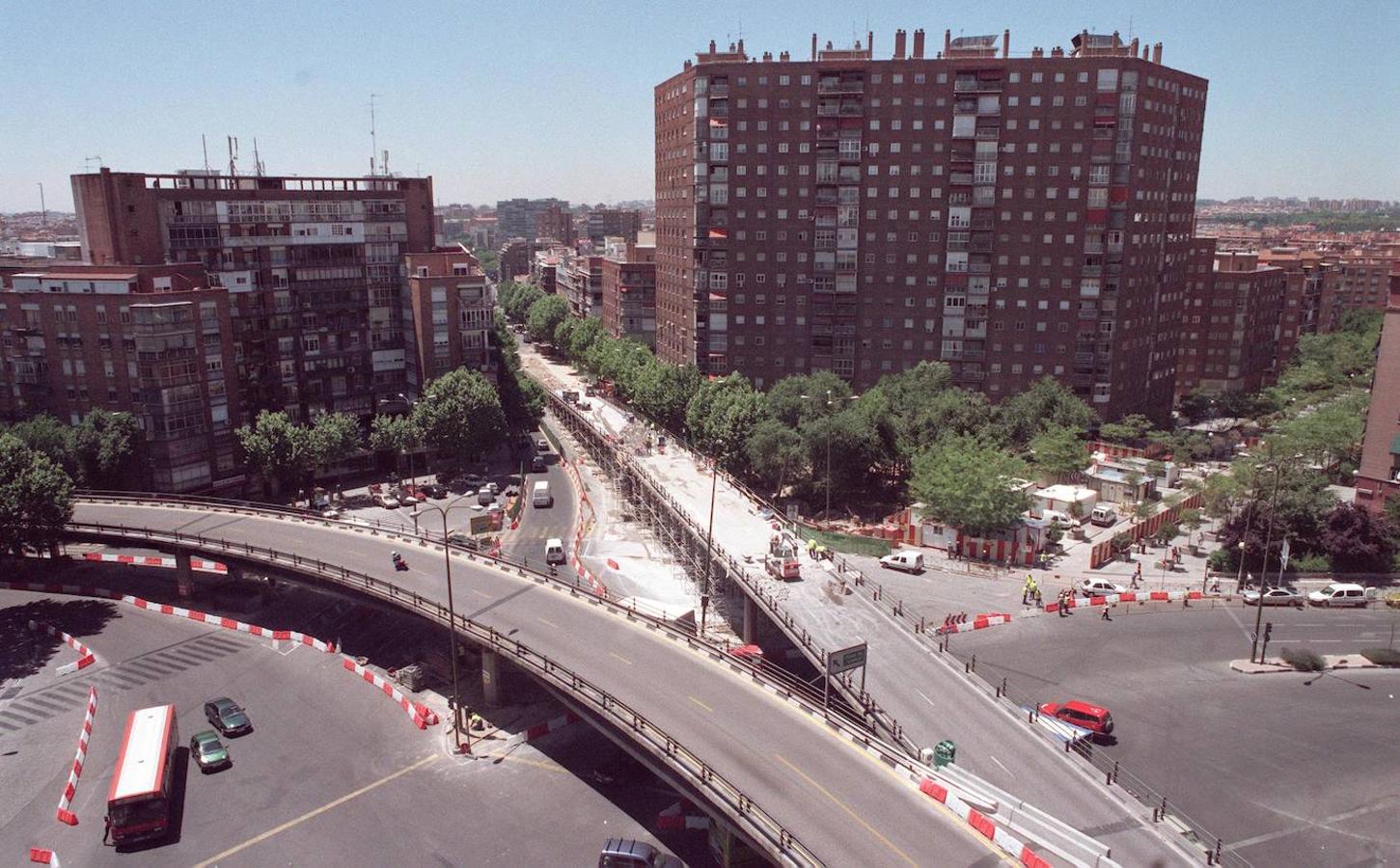 La estructura de Santa María de la Cabeza. Este 'scalextric' se construyó en 1971 y conectó Santa María de la Cabeza con las calles de Embajadores y Ferrocarril durante 30 años.