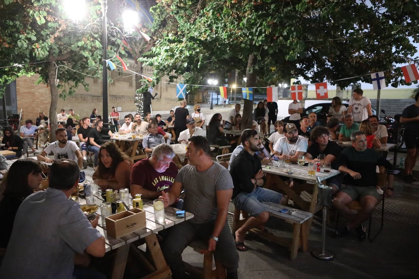 FOTOS: Ilusión y lágrimas en Cádiz con el partido de la Selección ante Italia en la Eurocopa