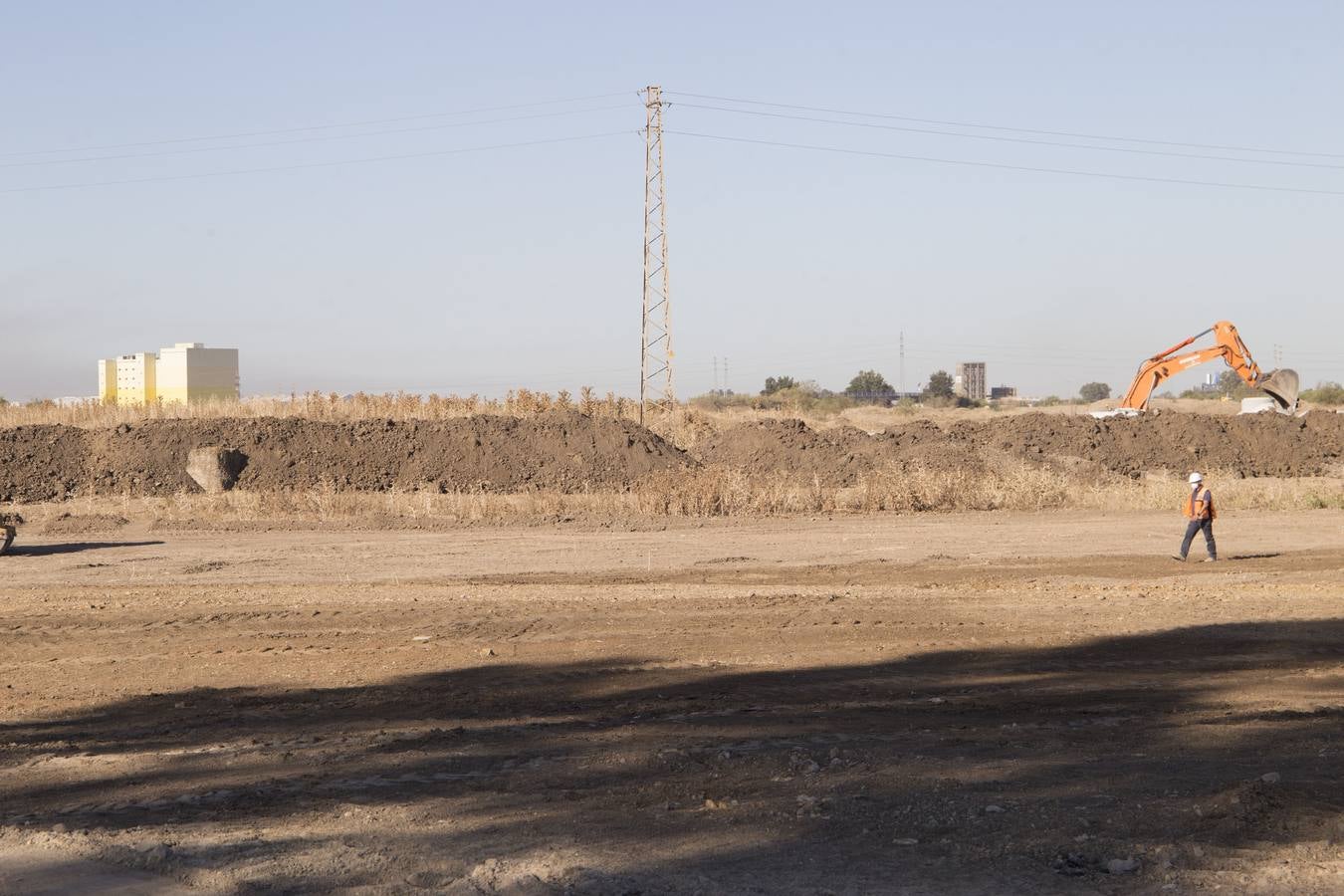 La promotora Metrovacesa ha puesto este jueves la primera piedra del nuevo barrio sevillano de Palmas Altas