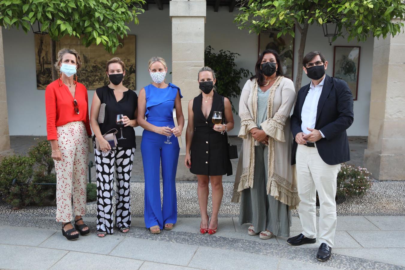 Reyes Domecq, Irene de Castro, Beatriz Vergara, Inma Salado, Mila Bulpe y Joaquín Romero. 