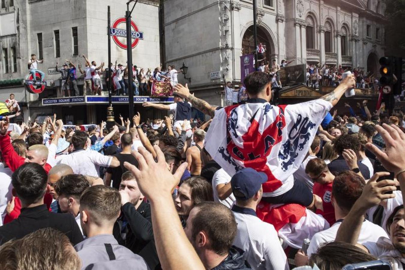 Las imágenes del caos en las cercanías de Wembley antes de la final de la Eurocopa