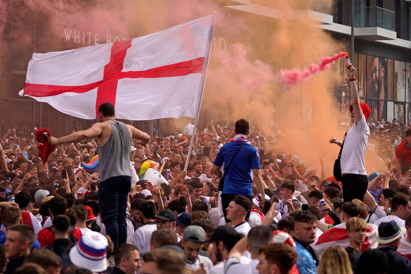 Las imágenes del caos en las cercanías de Wembley antes de la final de la Eurocopa