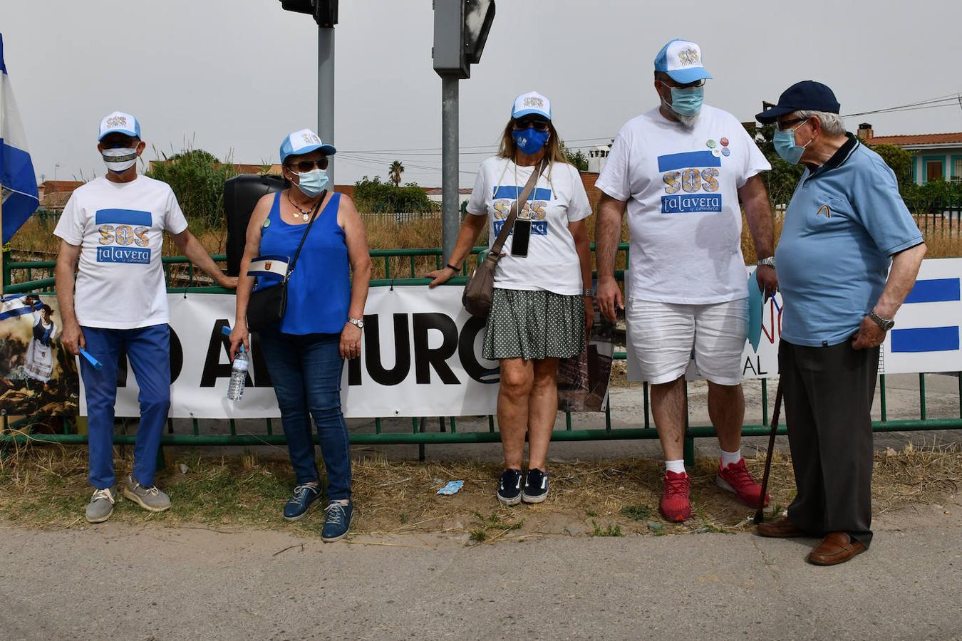 La protesta contra el muro del AVE en Talavera, en imágenes