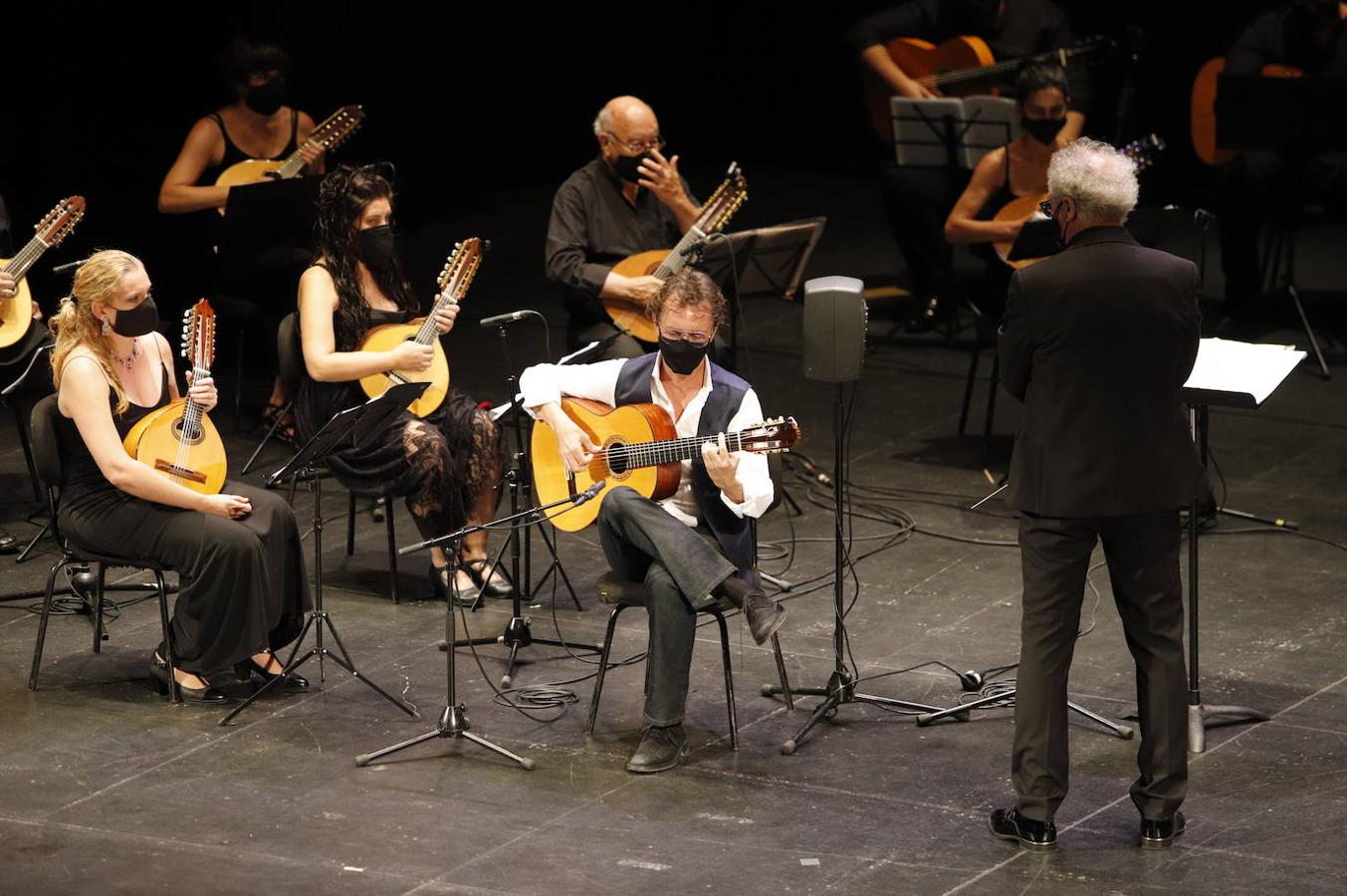 Festival de la Guitarra 2021 | El concierto de Serrano y la Orquesta de Plectro, en imágenes