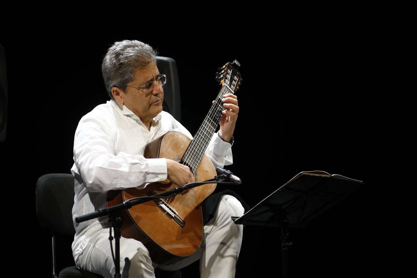 Festival de la Guitarra 2021 | Costas Cotsolis, el virtuoso griego, en imágenes