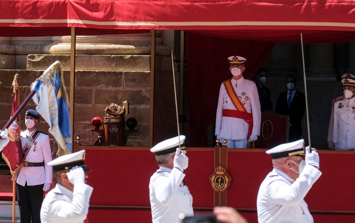 En imágenes: Así ha sido la entrega de despachos a los nuevos suboficiales de la Armada