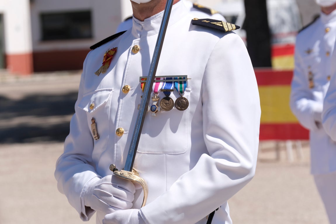 En imágenes: Así ha sido la entrega de despachos a los nuevos suboficiales de la Armada