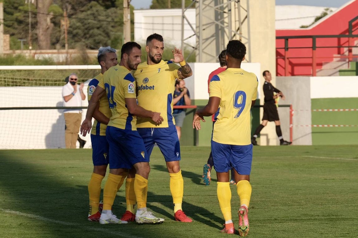 FOTOS: El primer partido del Cádiz - Barbate, en imágenes