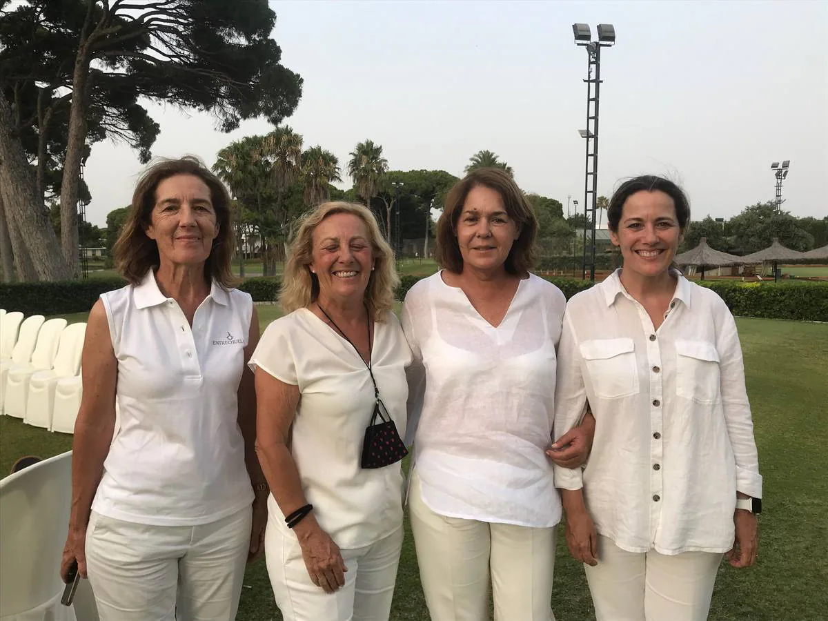 Nina Solís, Maria Luisa Solís, Macarena Guardiola y Cristina Solís.. 