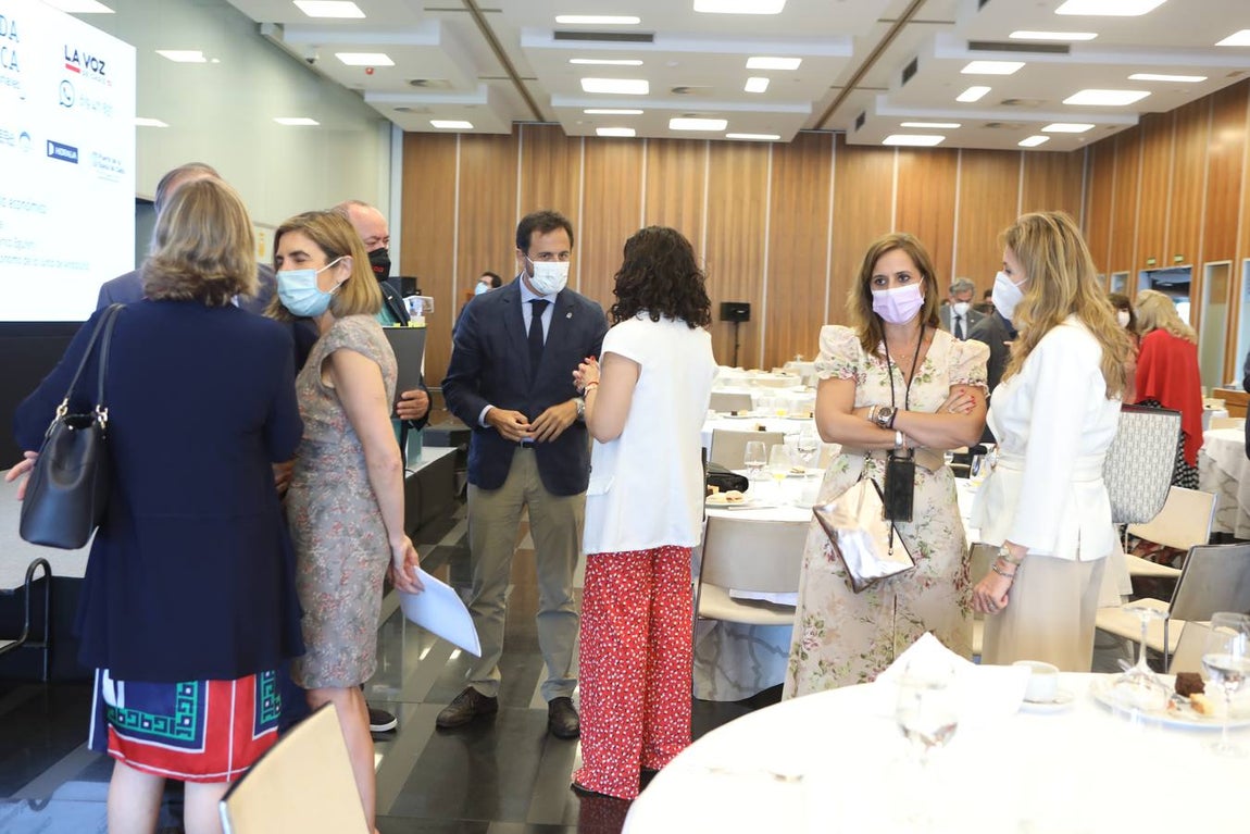 Fotos: Ambiente en la Mirada Económica de La Voz y ABC