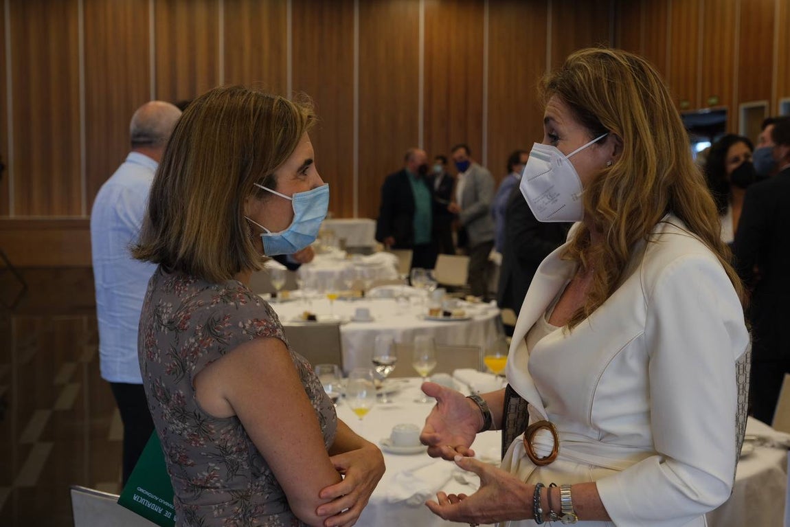 Fotos: Ambiente en la Mirada Económica de La Voz y ABC