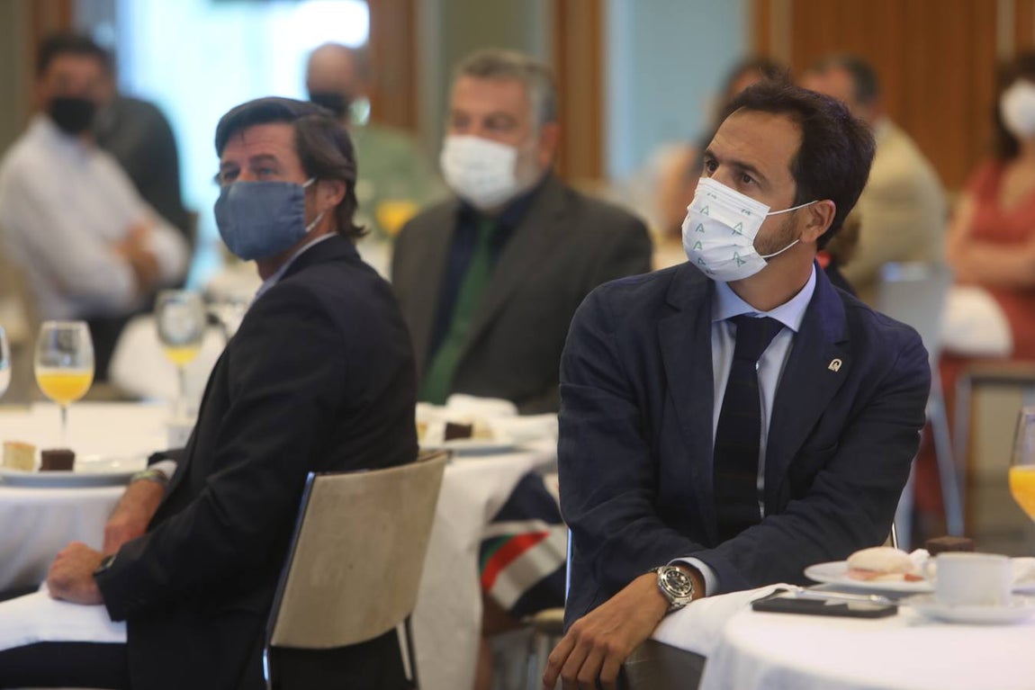 Fotos: Ambiente en la Mirada Económica de La Voz y ABC