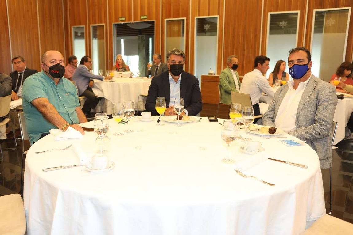 Fotos: Ambiente en la Mirada Económica de La Voz y ABC