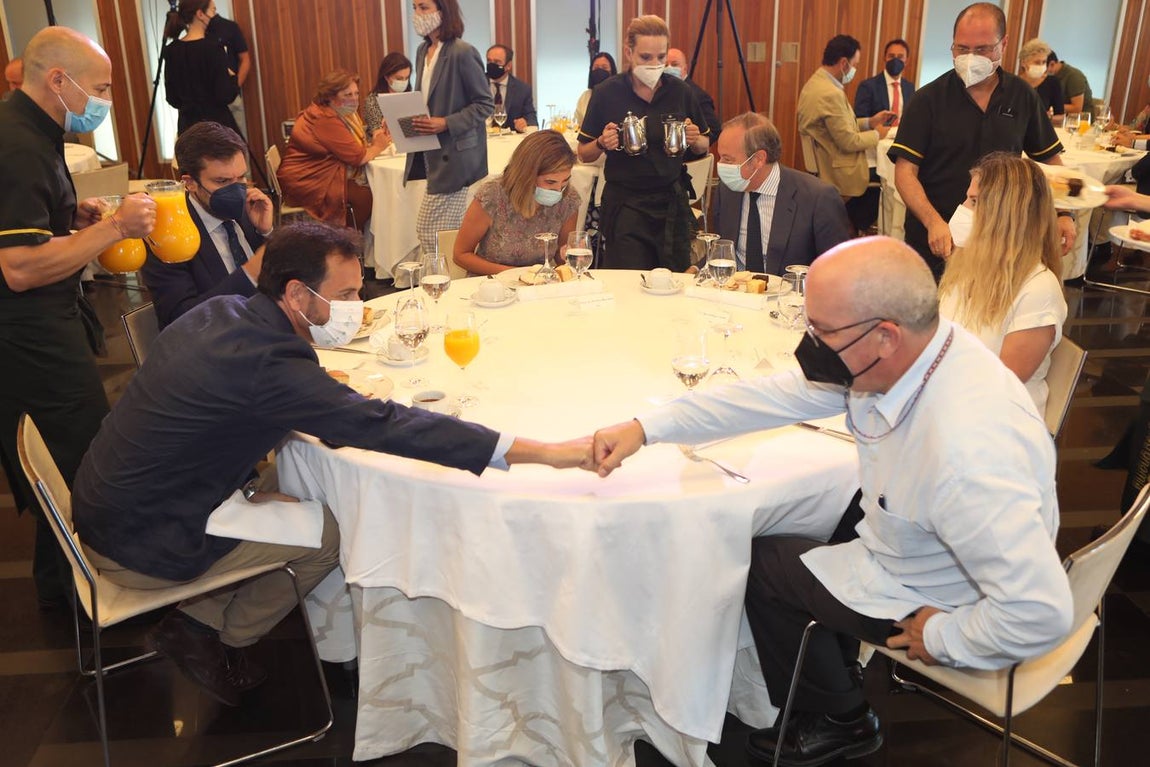 Fotos: Ambiente en la Mirada Económica de La Voz y ABC