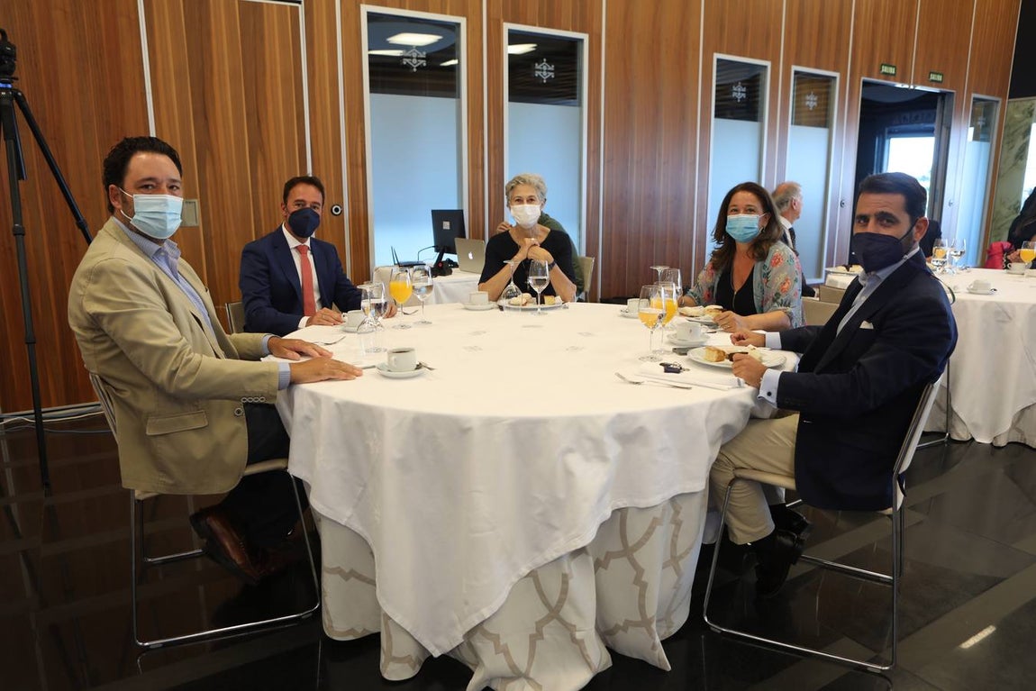 Fotos: Ambiente en la Mirada Económica de La Voz y ABC