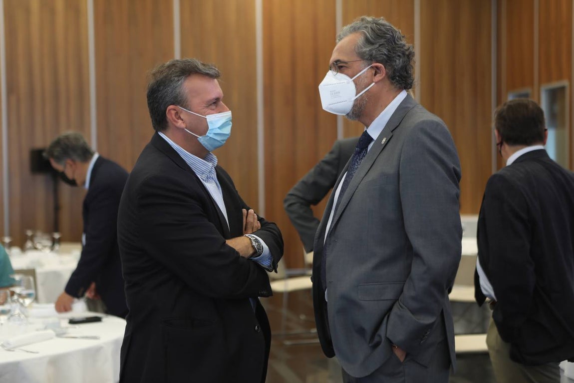 Fotos: Ambiente en la Mirada Económica de La Voz y ABC