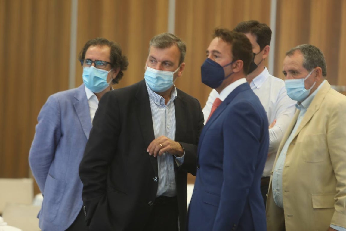 Fotos: Ambiente en la Mirada Económica de La Voz y ABC