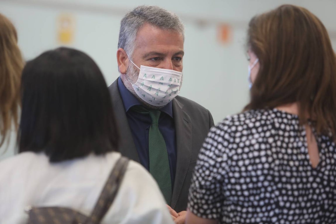 Fotos: Ambiente en la Mirada Económica de La Voz y ABC