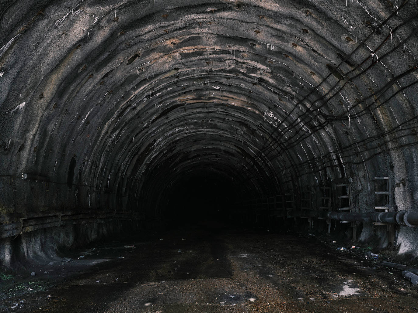 Túnel de una mina del Valle de Laciana, rayano con Asturias.. 