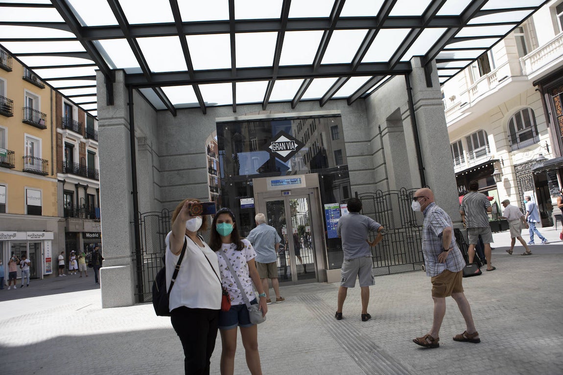 La estructura es una réplica del templete diseñado por Antonio Palacios, autor de la antigua Red de San Luis, que guardaba el pozo del ascensor en la década de 1920. 
