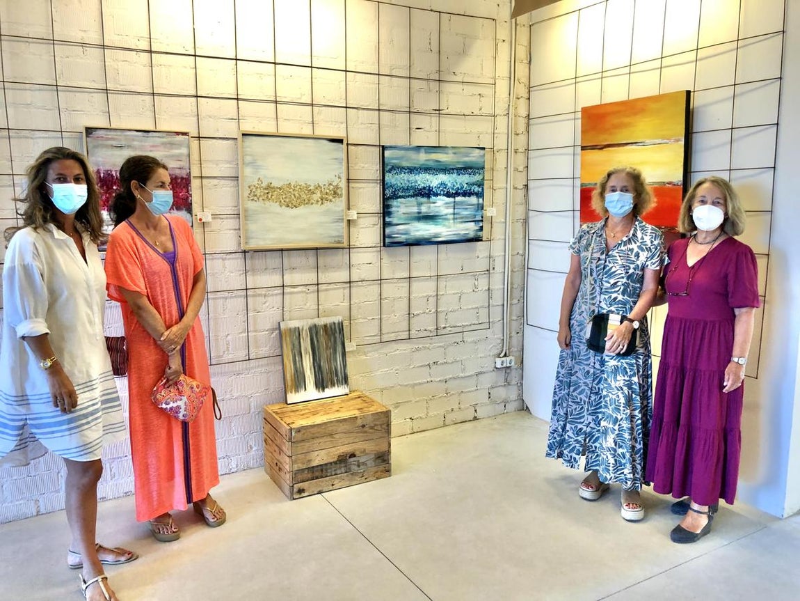 Piedy Bores Urquijo, Ana Soto Guerrero, María Ybarra Bores y Cristina Basa.. 