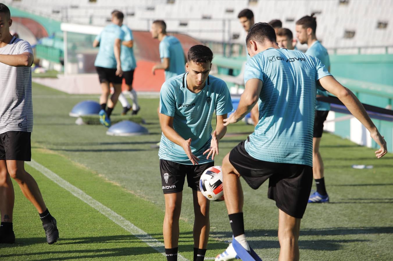 El primer entrenamiento del Córdoba CF, en imágenes