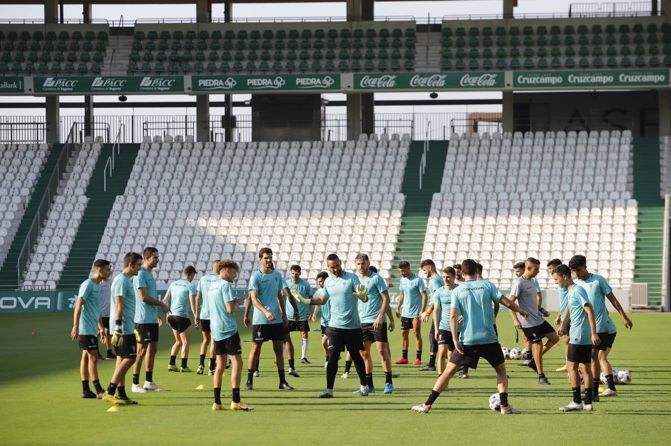 El primer entrenamiento del Córdoba CF, en imágenes