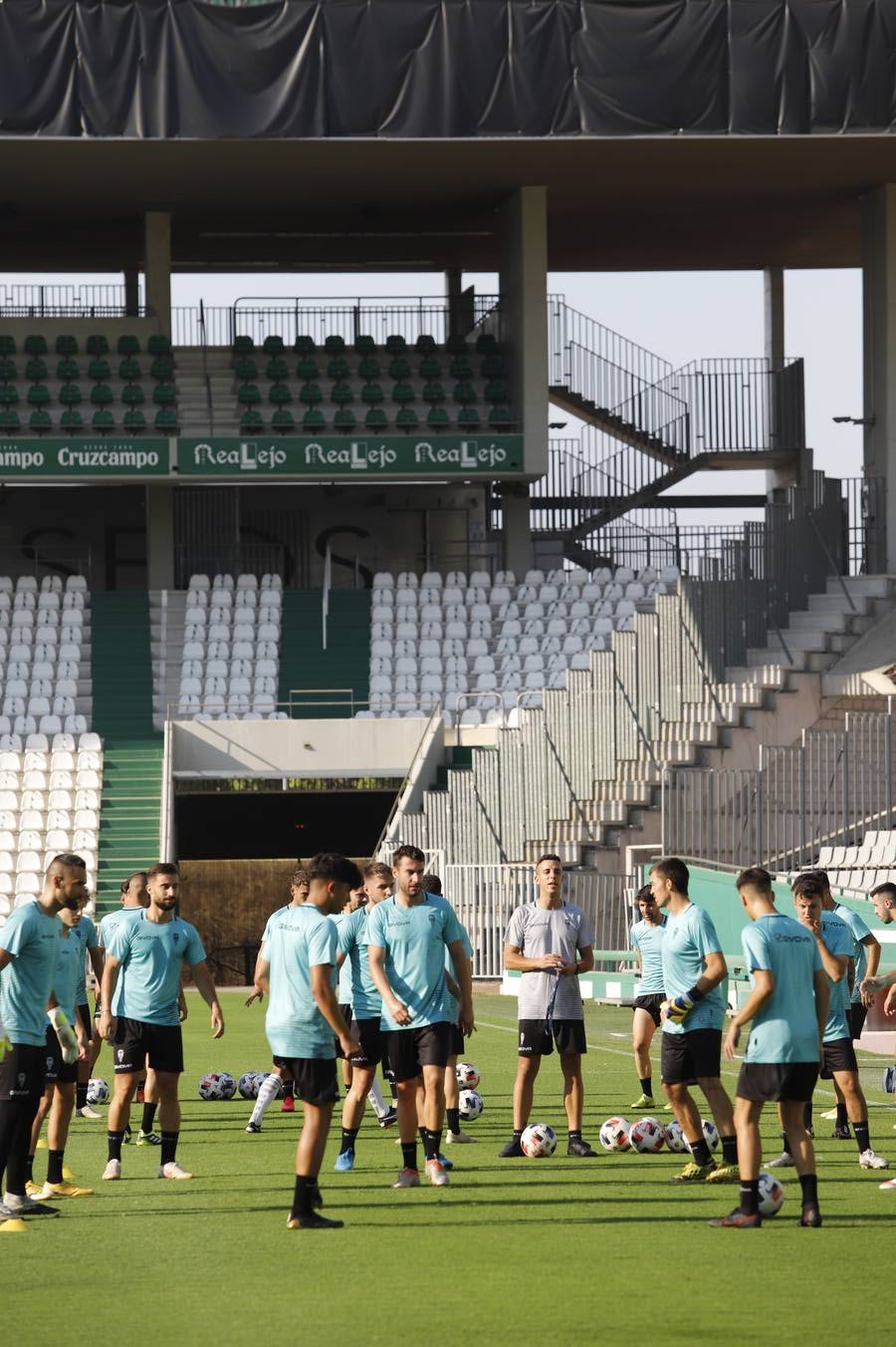 El primer entrenamiento del Córdoba CF, en imágenes