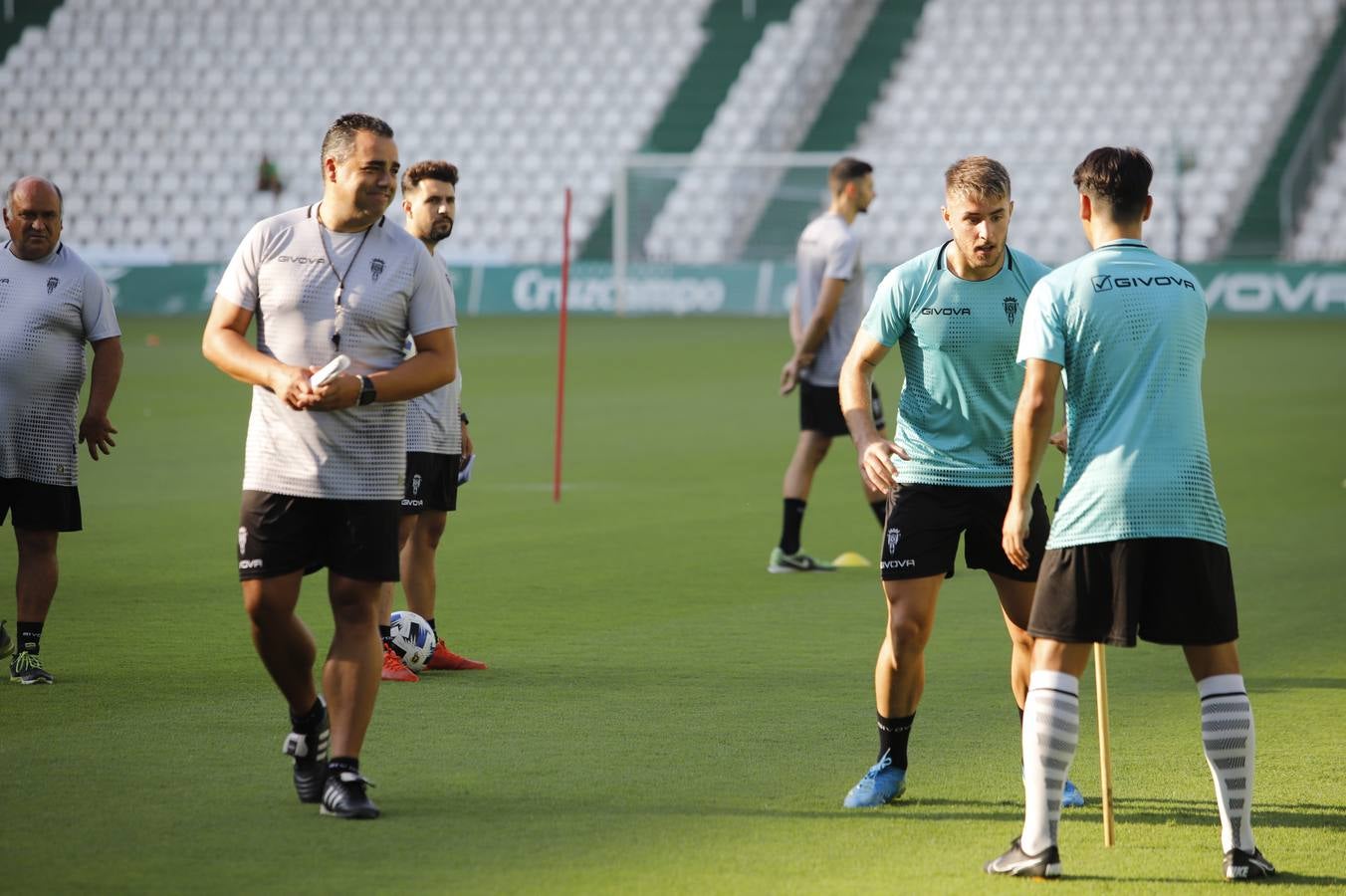 El primer entrenamiento del Córdoba CF, en imágenes