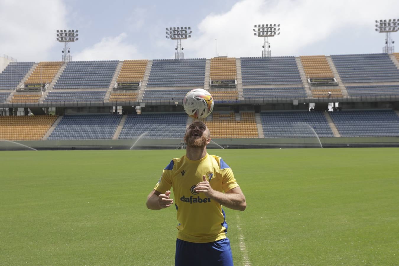 FOTOS Cádiz CF: Presentación de Haroyan y Osmajic, en imágenes